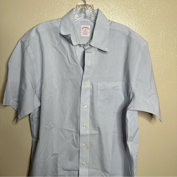 Brooks Brother Light Blue Plaid Button Down Short Sleeve Shirt Size Medium - Picture 2 of 4